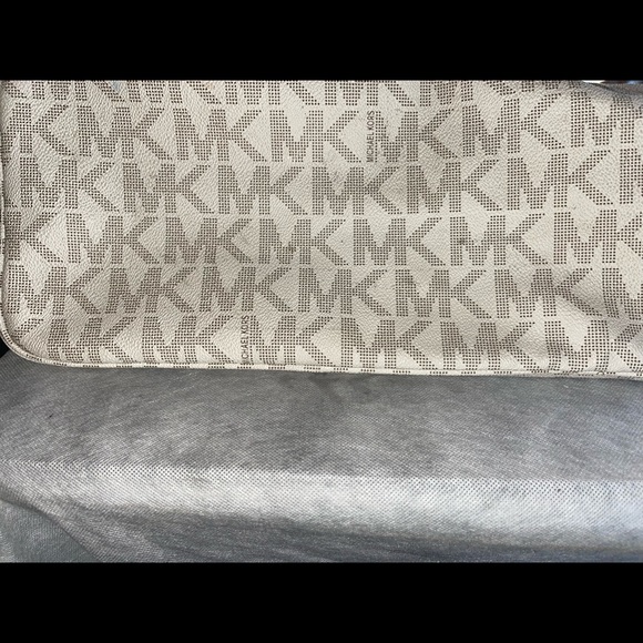 *Bundle* Michael Kors Jet Set Logo Medium Travel Tote & Fulton Travel Pouch - Picture 14 of 15